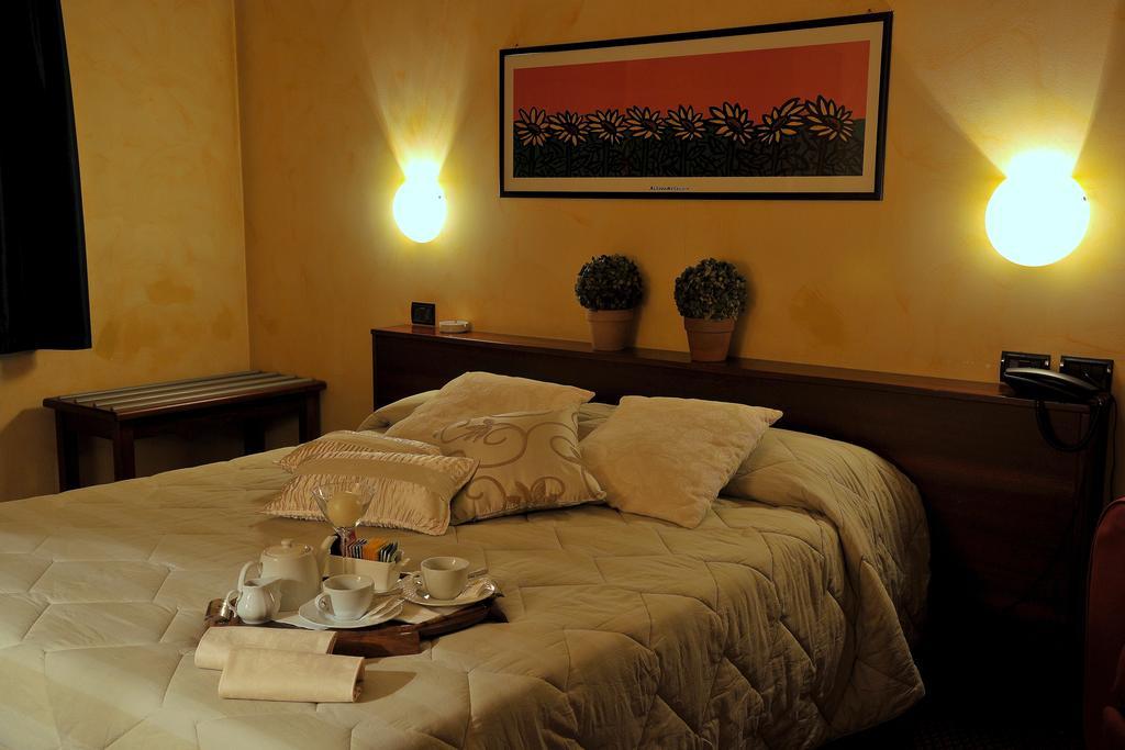 Hotel Parco Castelvetro Piacentino ห้อง รูปภาพ