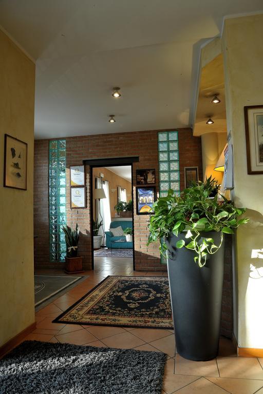 Hotel Parco Castelvetro Piacentino ภายนอก รูปภาพ